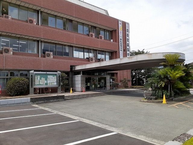 近くの御船町役場まで600m（徒歩8分）