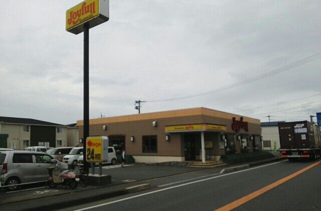 近くの飲食店まで270m（徒歩4分）