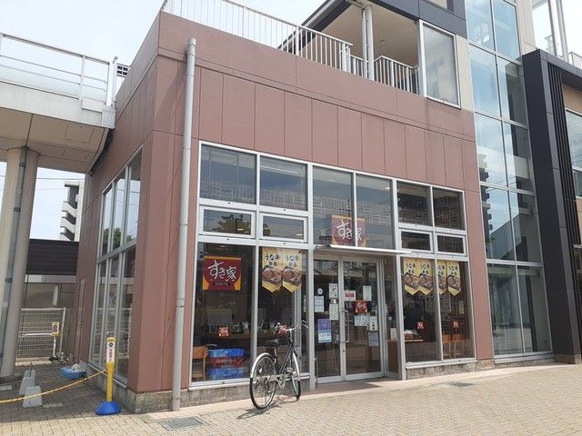 近くの飲食店まで500m（徒歩7分）