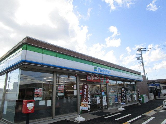 近くのコンビニまで400m（徒歩5分）