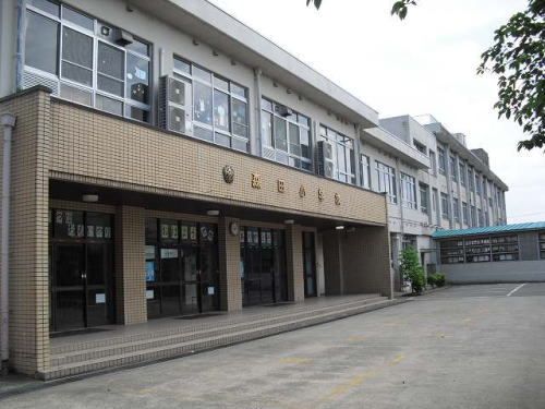 近くの森田小学校まで600m（徒歩8分）