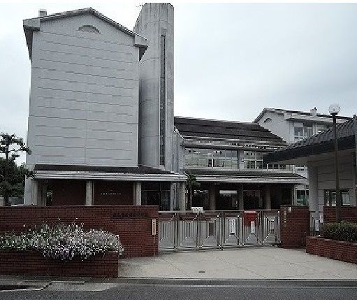 近くの東原中学校まで1,100m（徒歩14分）