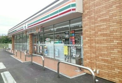 近くのセブンイレブン二本松上竹店まで500m（徒歩7分）