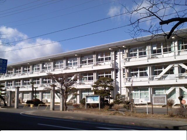 近くの二本松北小学校まで1,100m（徒歩14分）