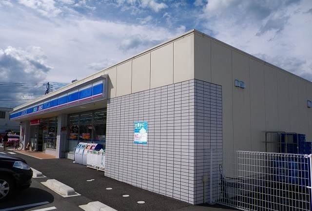 近くのローソン御殿場新橋東店まで600m（徒歩8分）