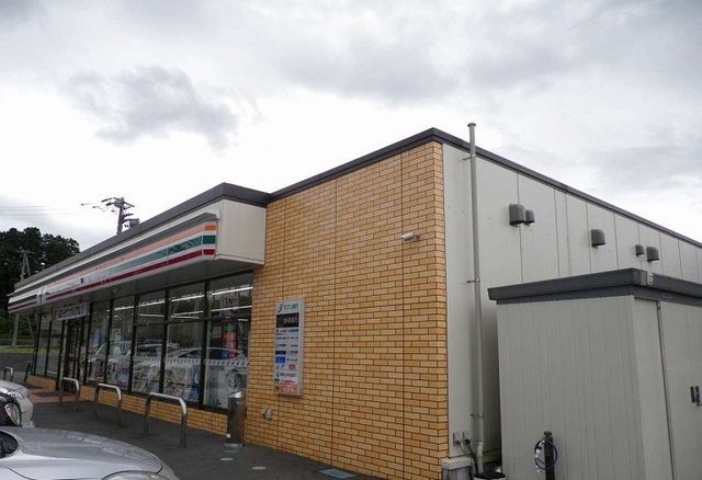 近くのセブン-イレブン 御殿場野中店まで500m（徒歩7分）