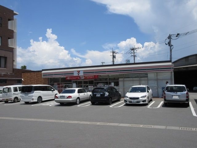 近くのセブンイレブン大川向島店まで800m（徒歩10分）