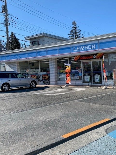 近くのローソン羽村小作台店まで400m（徒歩5分）