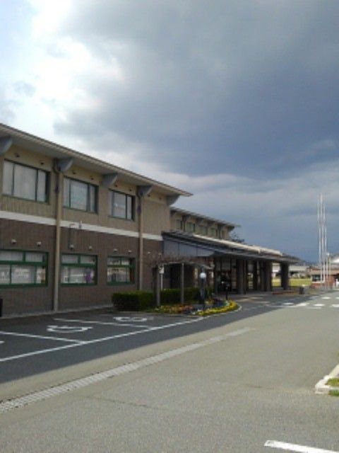 近くの高島市役所　安曇川支所まで350m（徒歩5分）