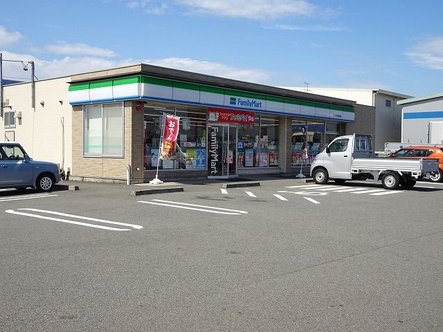 近くのコンビニまで1,000m（徒歩13分）