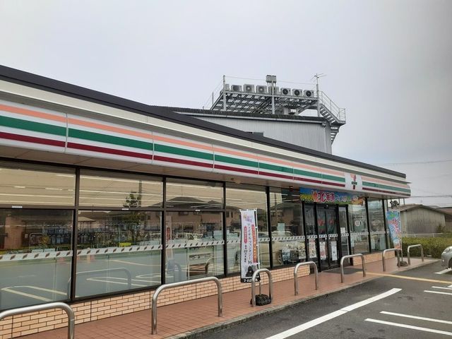 近くのセブンイレブン様まで750m(徒歩10分)
