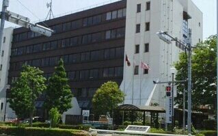 近くの稲城市役所まで1,040m（徒歩13分）