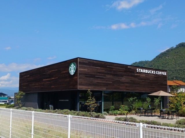 近くのスターバックスコーヒー千曲店まで350m（徒歩5分）