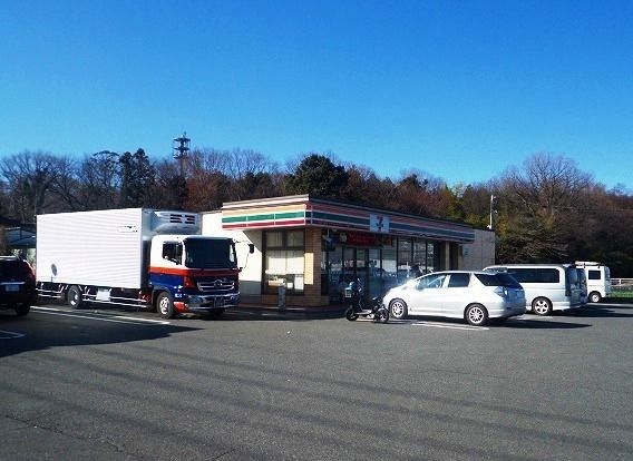 近くのセブンイレブン日の出4丁目店まで480m(徒歩6分)