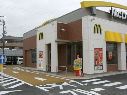 近くのマクドナルド 福井新田塚店まで500m（徒歩7分）