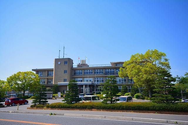 近くの築上町役場まで1,800m（徒歩23分）
