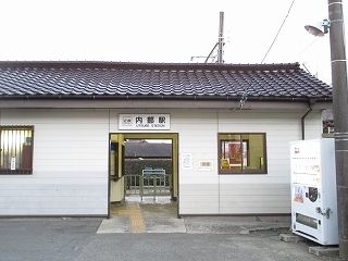 近くの駅まで450m（徒歩6分）
