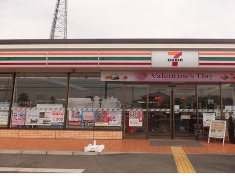 近くのセブンイレブンまで400m（徒歩5分）