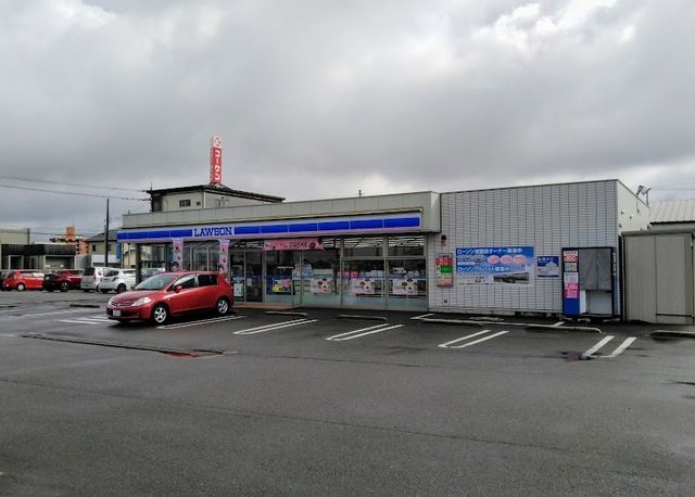 近くのコンビニまで650m（徒歩9分）