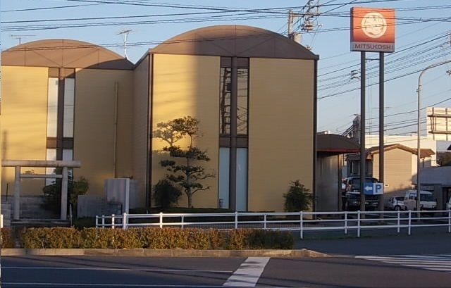 近くの施設まで450m（徒歩6分）