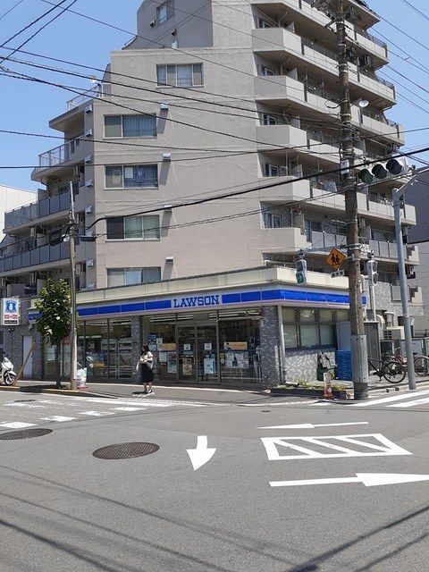 近くのローソンまで428m（徒歩6分）