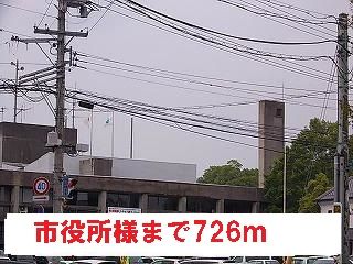 近くの市役所様まで726m(徒歩10分)