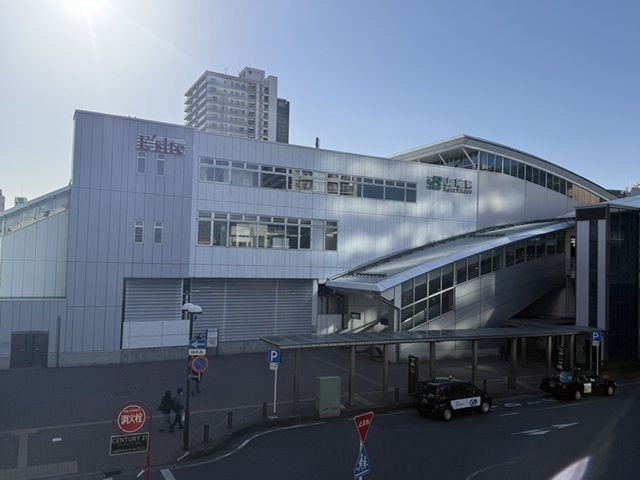 近くの上尾駅東口まで900m（徒歩12分）
