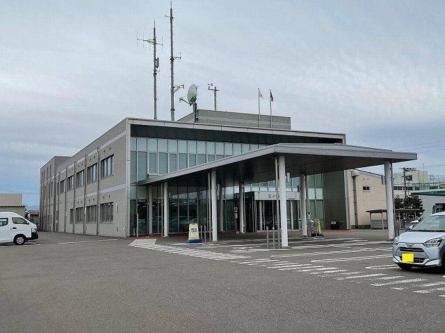近くの刈羽村役場まで3,000m(徒歩38分)