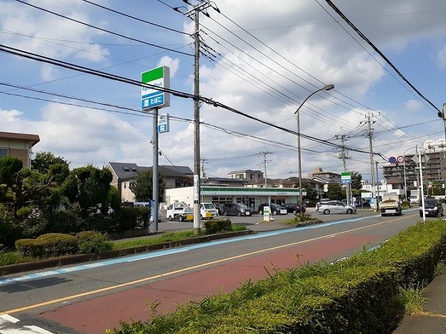 近くのファミリーマートさいたま白幡店まで500m(徒歩7分)