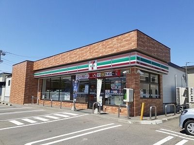 近くのセブンイレブン東4条2丁目店まで400m（徒歩5分）
