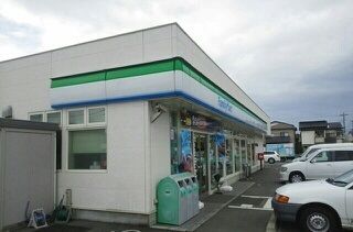 近くのファミリーマート三島中島店まで400m(徒歩5分)