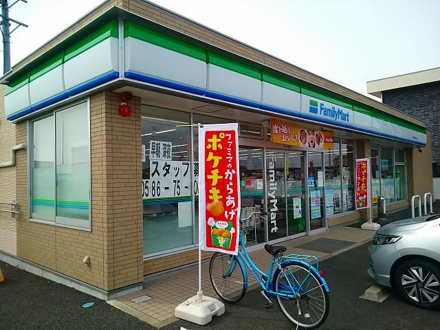 近くのファミリーマート　ゆぎおろし店まで550m（徒歩7分）