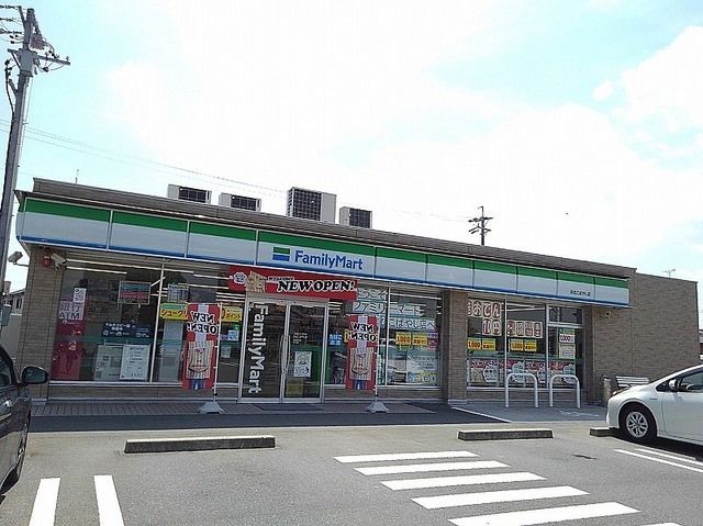 近くのコンビニまで500m（徒歩7分）