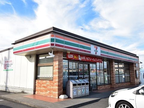 近くのセブンイレブン富久山久保田店まで1,000m（徒歩13分）