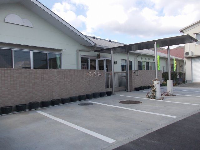 近くのすくすく保育園様まで350m(徒歩5分)