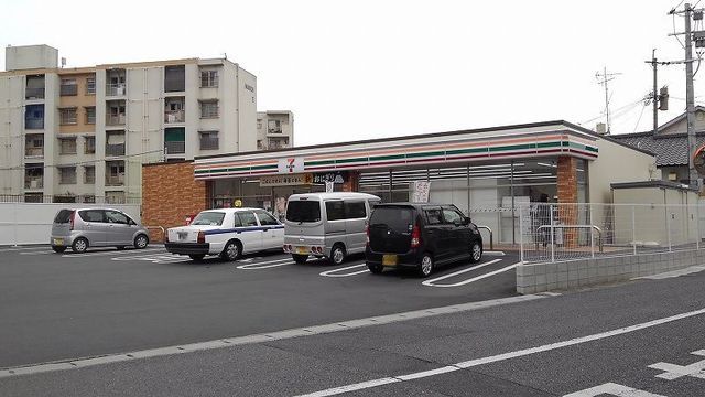 近くのセブンイレブンまで140m（徒歩2分）