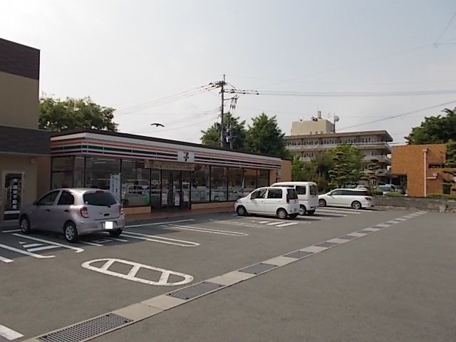近くのセブンイレブン　岩崎店まで950m（徒歩12分）