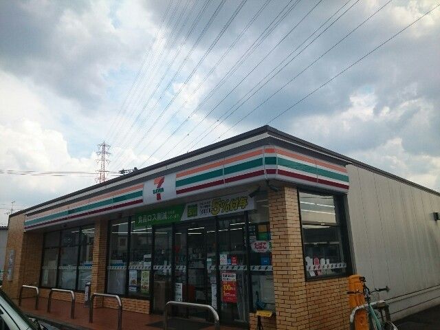 近くのセブンイレブンまで70m（徒歩1分）