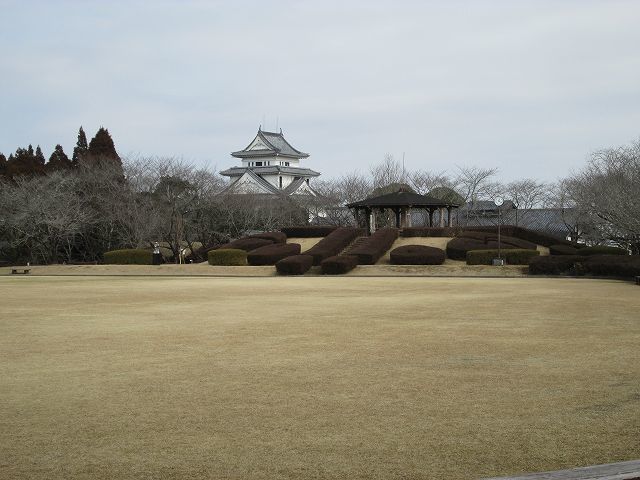 近くの天ヶ城公園まで2,100m（徒歩27分）