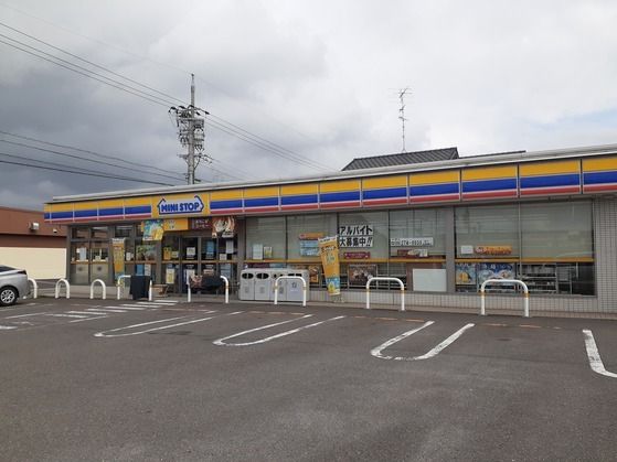 近くのミニストップ 岐南町徳田店まで700m(徒歩9分)