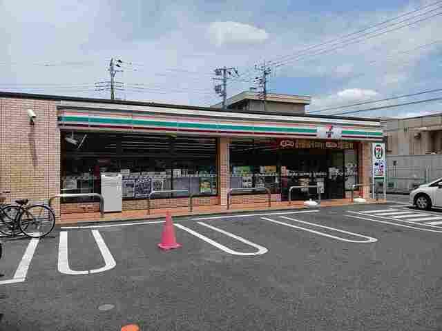 近くのセブンイレブンまで290m（徒歩4分）
