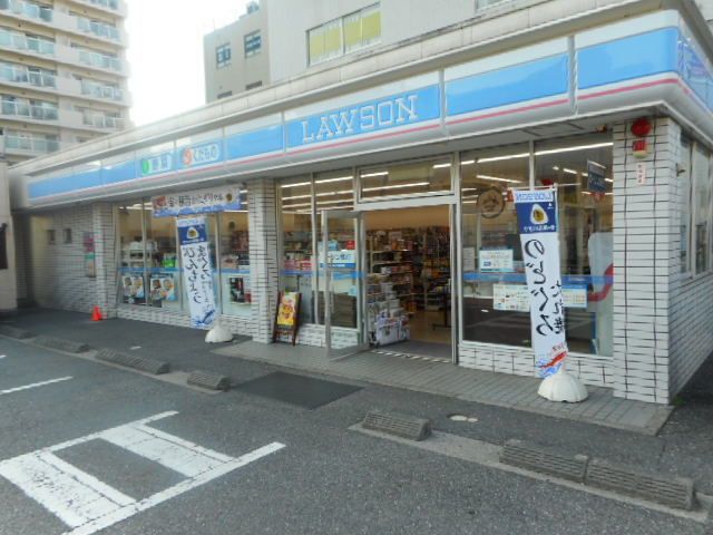 近くのローソンまで900m（徒歩12分）