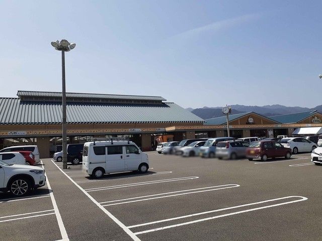 近くのＪＡ周桑直売所周ちゃん広場様まで2,300m（徒歩29分）
