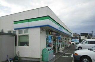 近くのファミリーマート 三島梅名北店まで600m(徒歩8分)