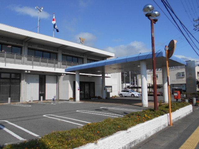 近くの日高町役場様まで1,900m（徒歩24分）