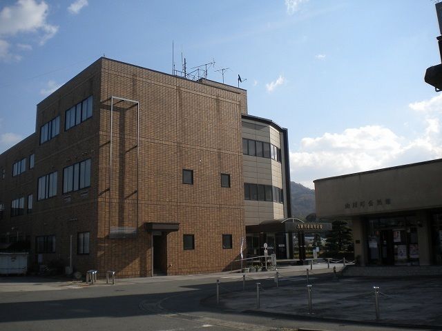 近くの吉野川市役所　山川庁舎まで1,600m（徒歩20分）