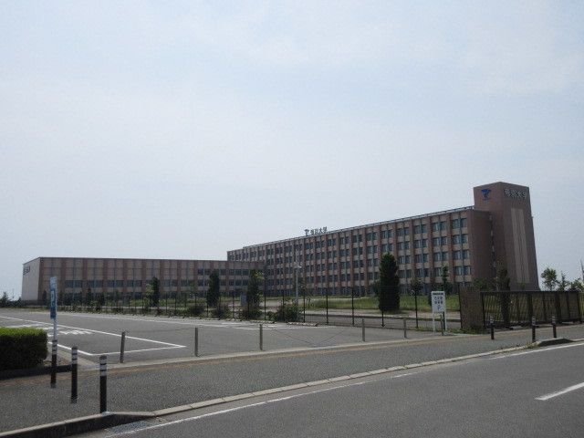 近くの帝京大学まで1,600m（徒歩20分）
