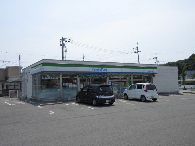 近くのコンビニまで450m（徒歩6分）