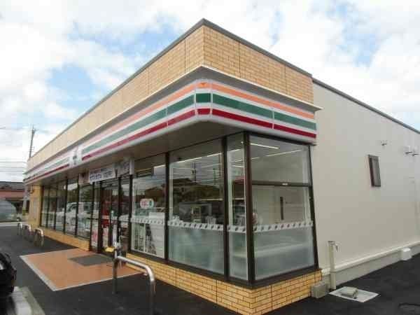 近くのセブンイレブンまで250m（徒歩4分）