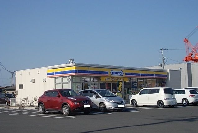 近くのミニストップ大街道北店まで1,000m（徒歩13分）